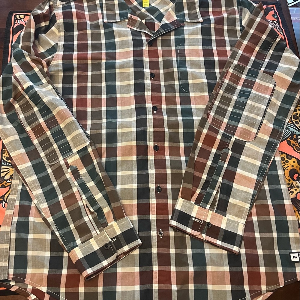 Analog Plaid Button Down Shirt men’s large